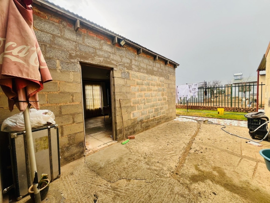 2 Bedroom Property for Sale in Bloemside 5 Free State